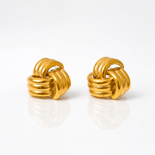The "Classic Knot" Stud Earrings - Gold Plated Stainless Steel | Boucle D'oreilles Femme en acier inoxydable