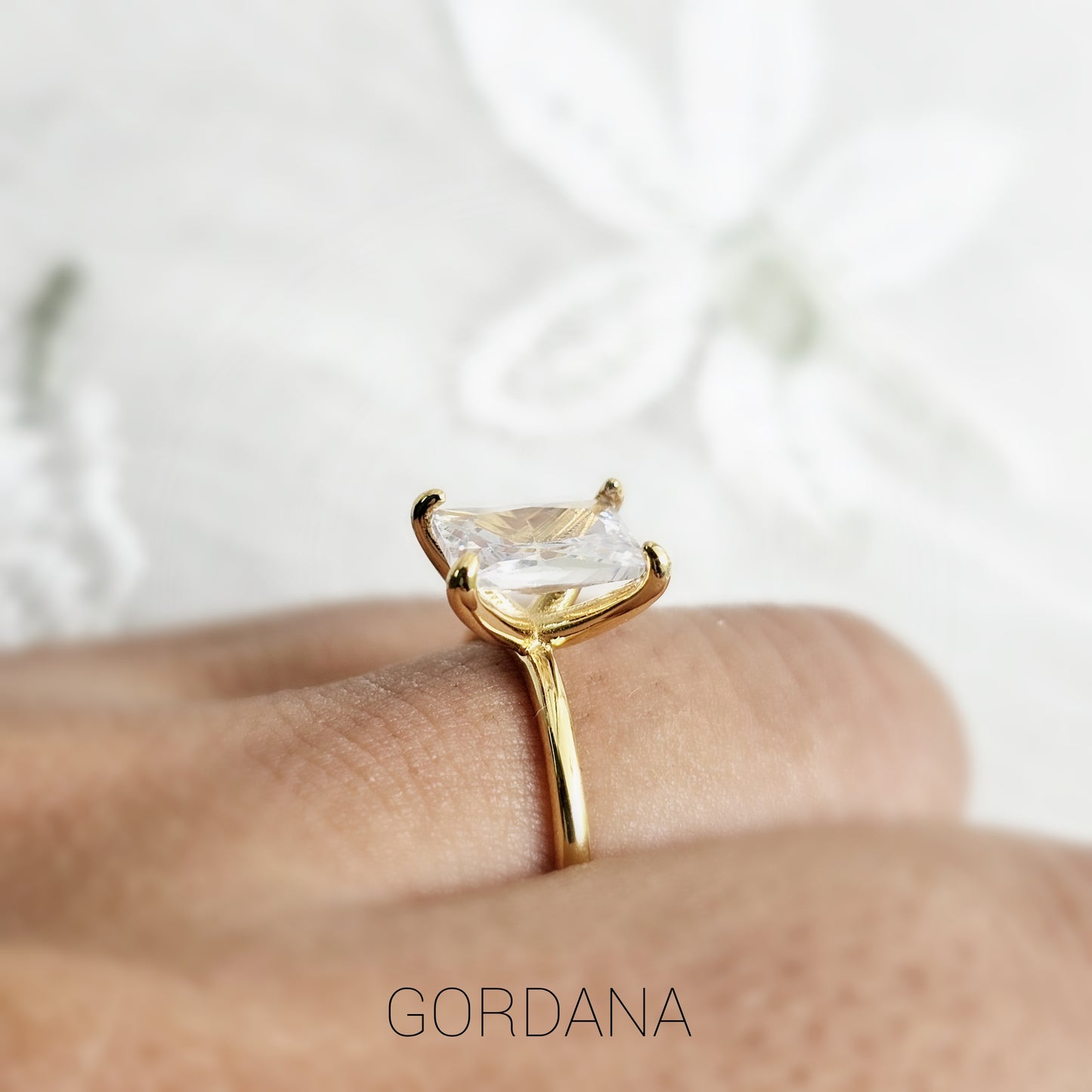 Elegant 18K Gold-Plated S925 Sterling Silver Ring – Radiant Cut Stone