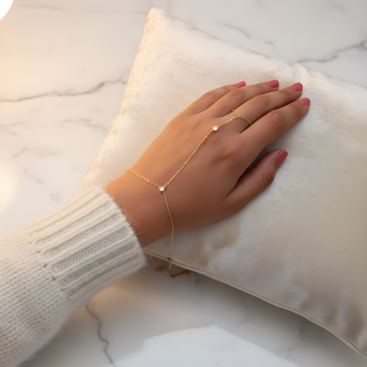 Minimalist and elegant gold plated stainless steel handchain bracelet for woman in Mauritius and France