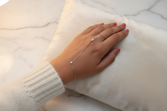 Tarnish free and hypoallergenic Silver plated stainless steel handchain for woman in Mauritius and France