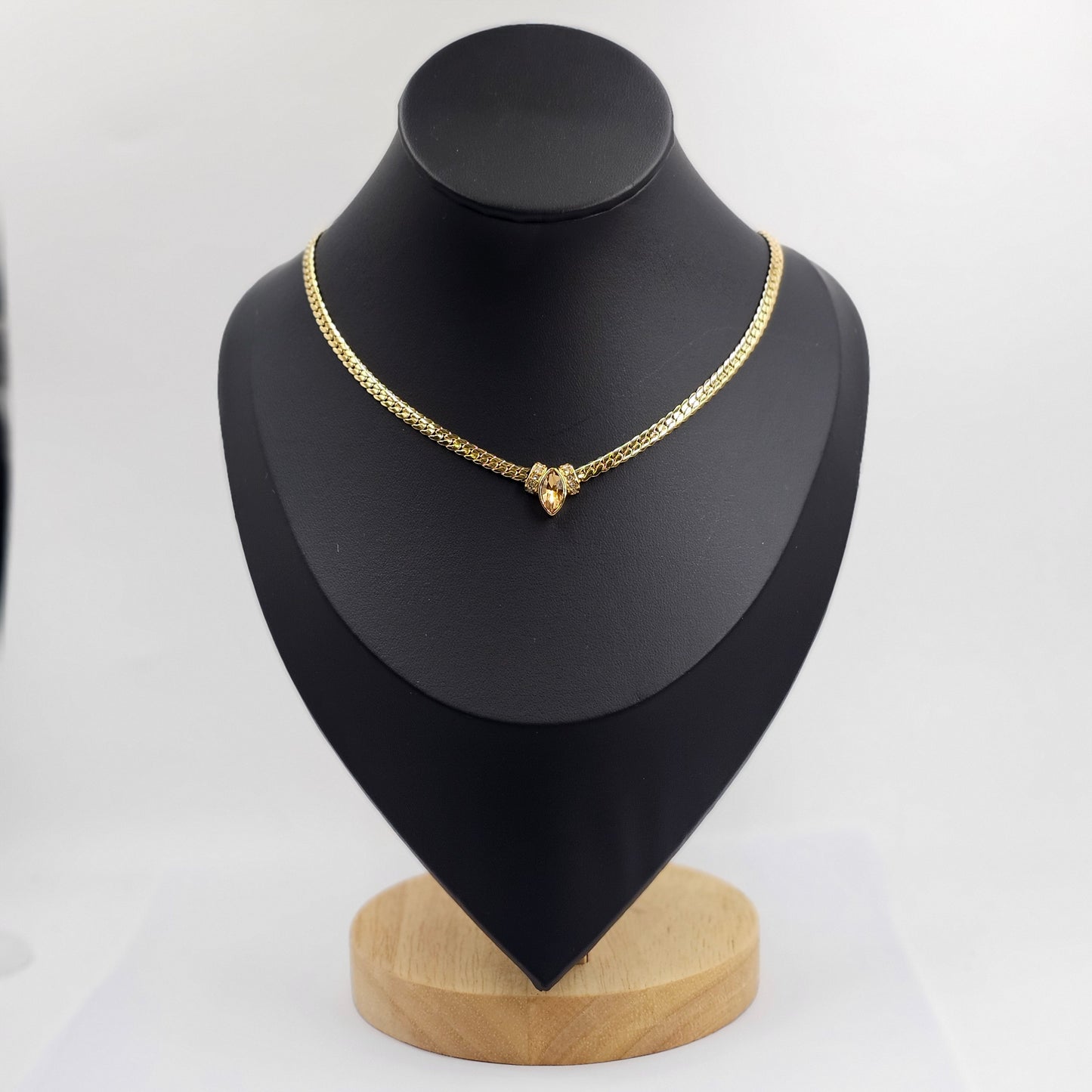18k gold plated stainless steel necklace with heart pendant, elegant unisex fashion jewelry.