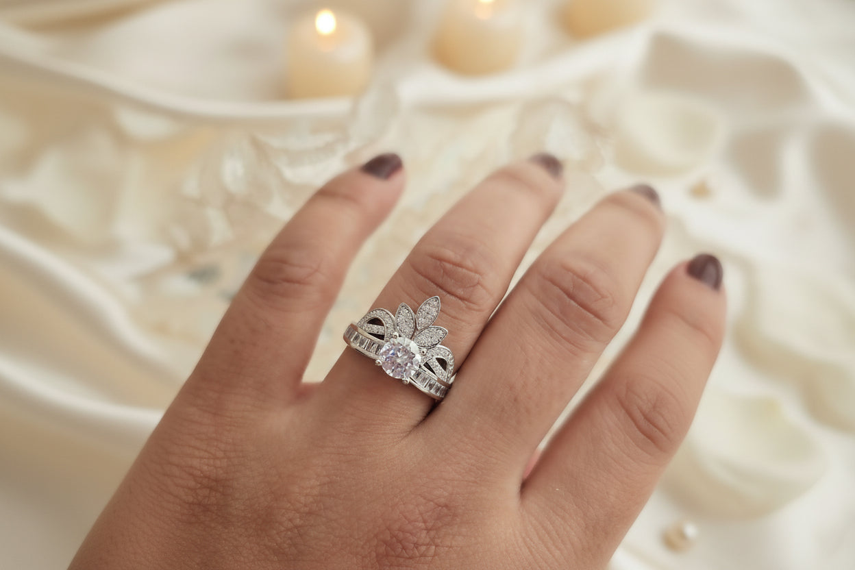 A luxurious elegant S925 sterling silver engagement ring for woman in Mauritius and France. 