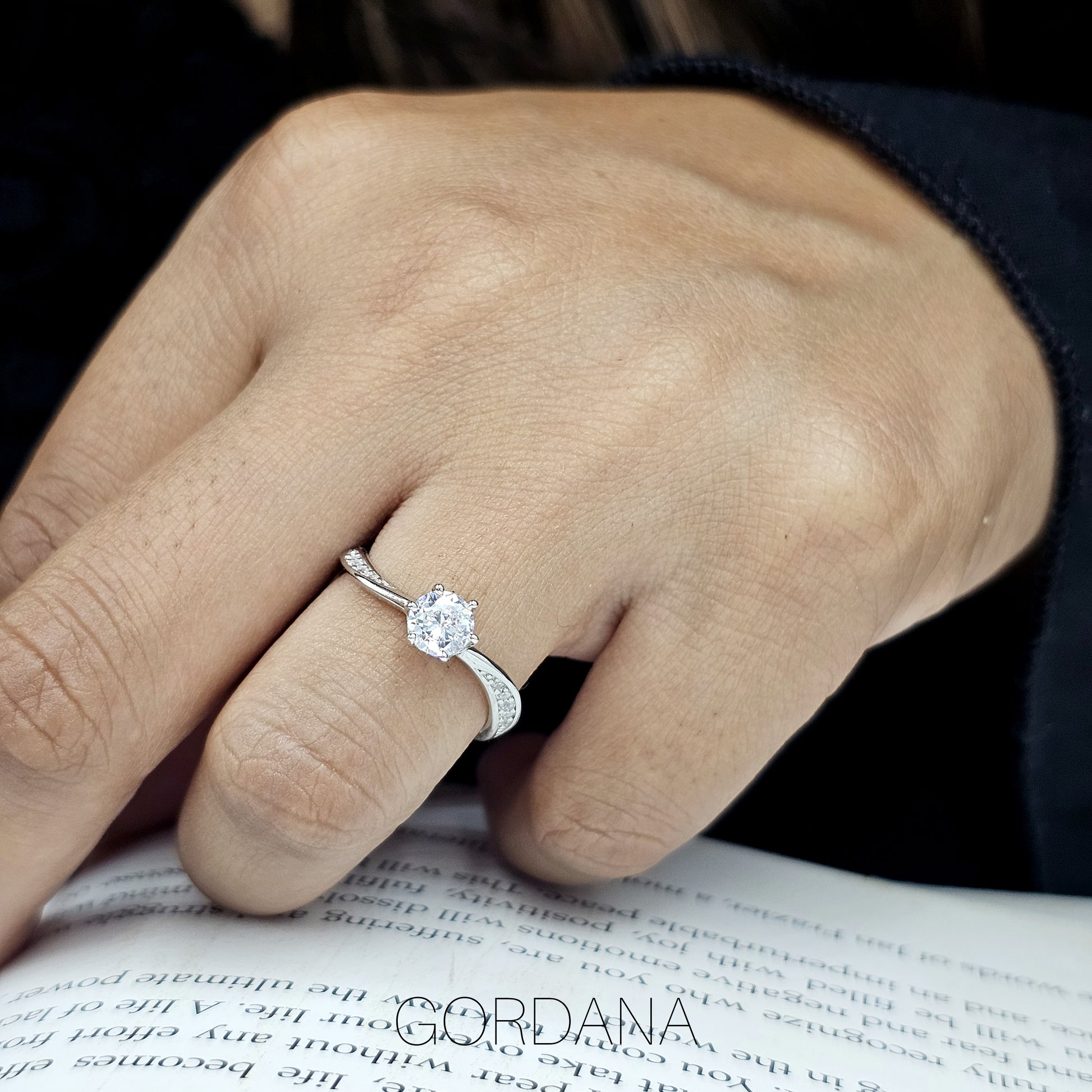 Silver jewelry promise ring with a sparkling clear gemstone, stainless steel fashion jewelry in Mauritius Europe USA style,.