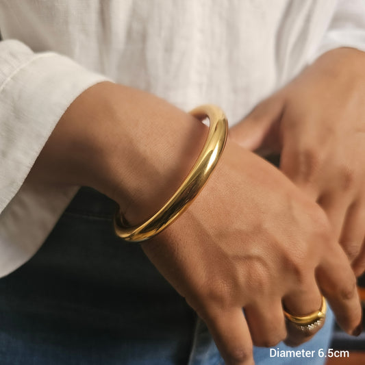 The Aurelia Bangle – Stainless Steel Statement Bangle (Gold or Silver)
