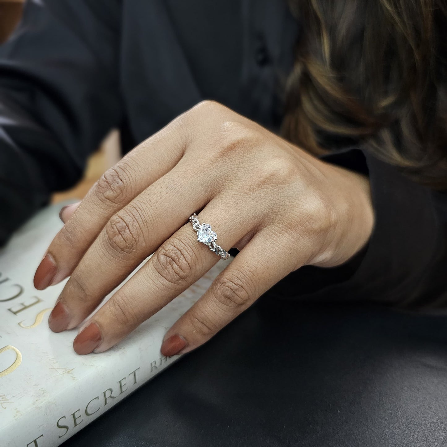 Elegant silver promise ring with a single clear gemstone, stainless steel jewelry, unisex style, Mauritius Europe USA.