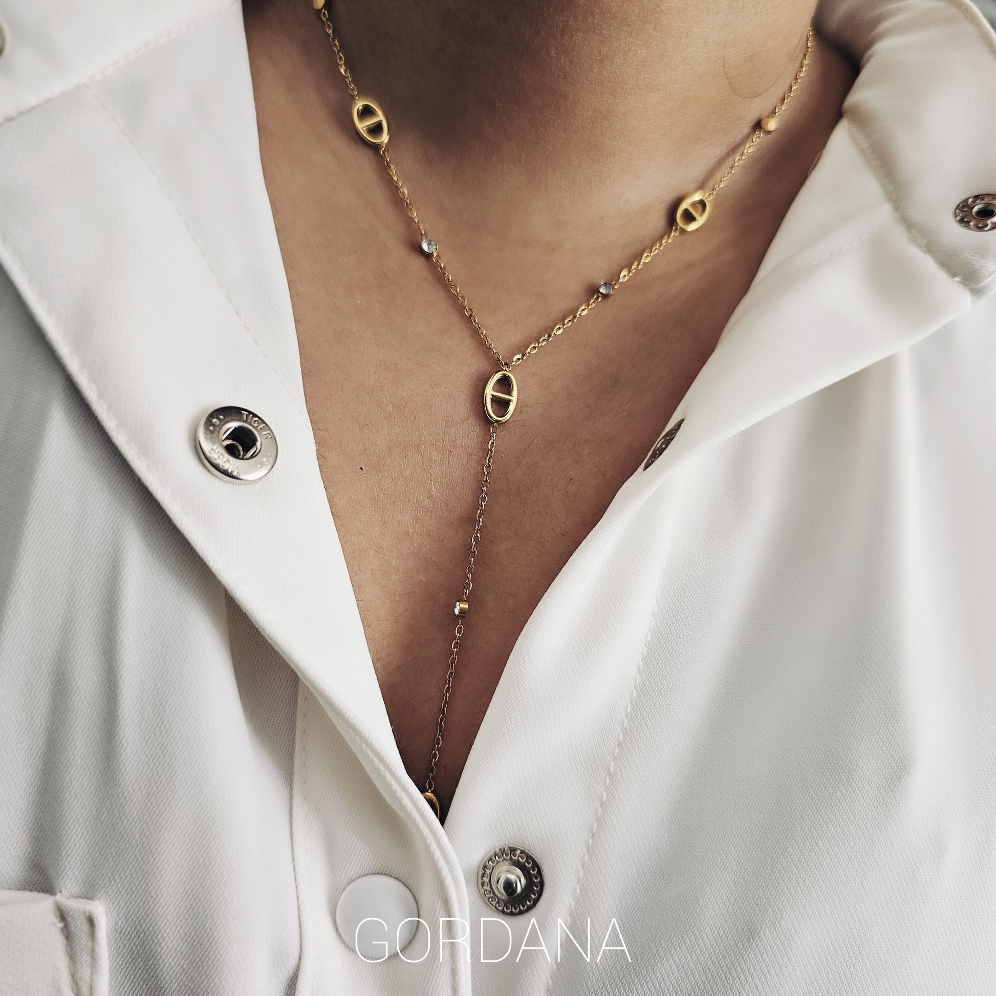 Elegant 18k gold plated stainless steel necklace with oval links, unisex fashion jewelry for Mauritius, Europe, USA style.