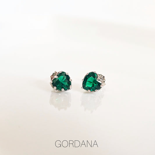 Silver jewelry heart-shaped green gemstone earrings in stainless steel, unisex fashion jewelry design.