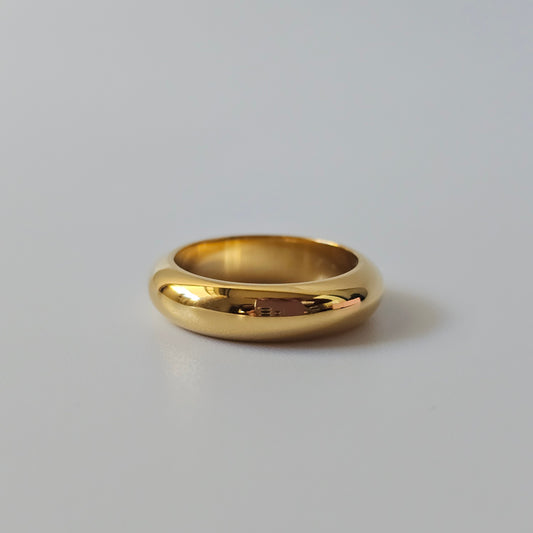 Elegant 18K gold plated stainless steel ring with smooth, polished finish, unisex jewelry style.